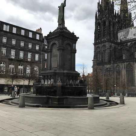 Nid Douillet Sur Plateau Central Clermont-Ferrand Zewnętrze zdjęcie