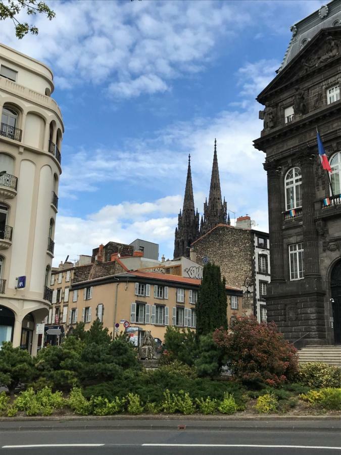 Nid Douillet Sur Plateau Central Clermont-Ferrand Zewnętrze zdjęcie