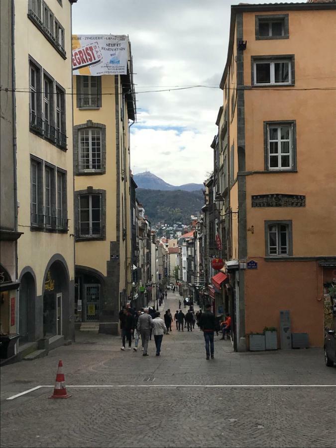 Nid Douillet Sur Plateau Central Clermont-Ferrand Zewnętrze zdjęcie