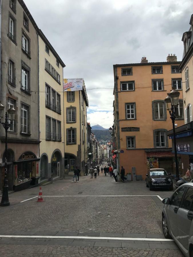 Nid Douillet Sur Plateau Central Clermont-Ferrand Zewnętrze zdjęcie