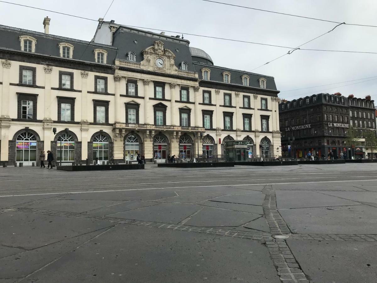 Nid Douillet Sur Plateau Central Clermont-Ferrand Zewnętrze zdjęcie